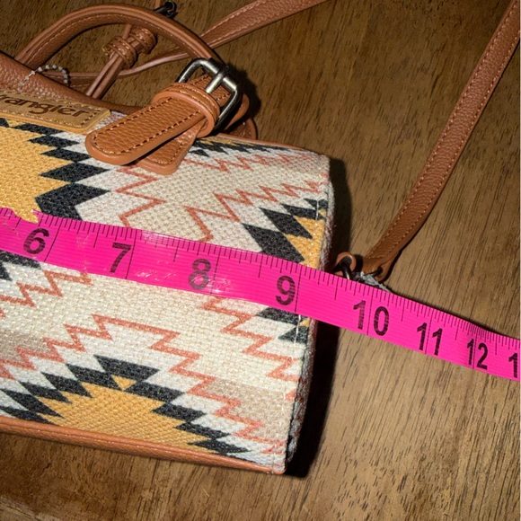 NEW WRANGLER SOUTHERN AZTEC CANVAS BARREL SATCHEL REMOVABLE CROSSBODY STRAP - Picture 13 of 16